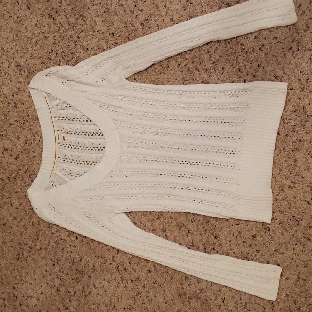 Old Navy Perfect Fit white cable knit sweater